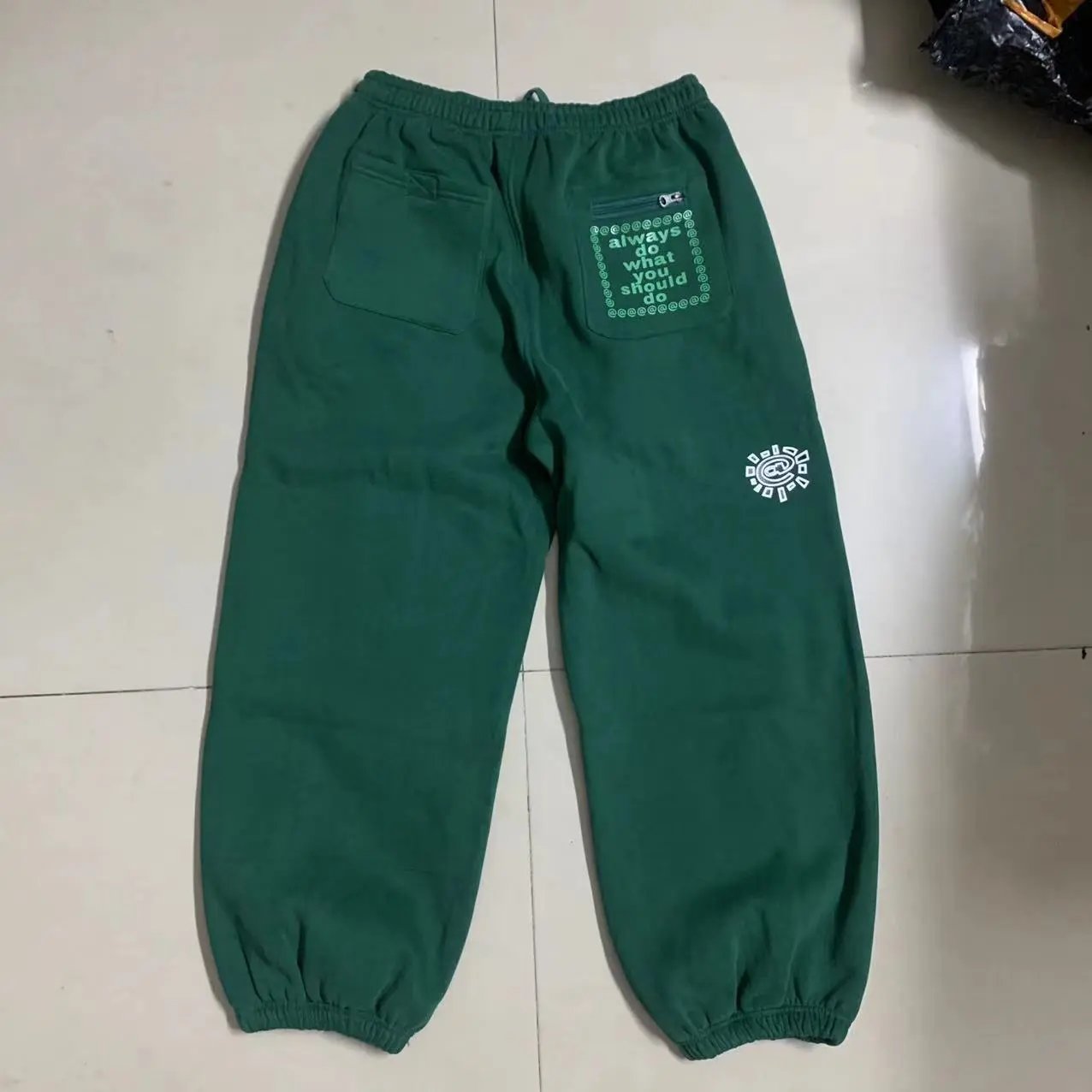 Design Sun Logo Sweatpants Green - 27