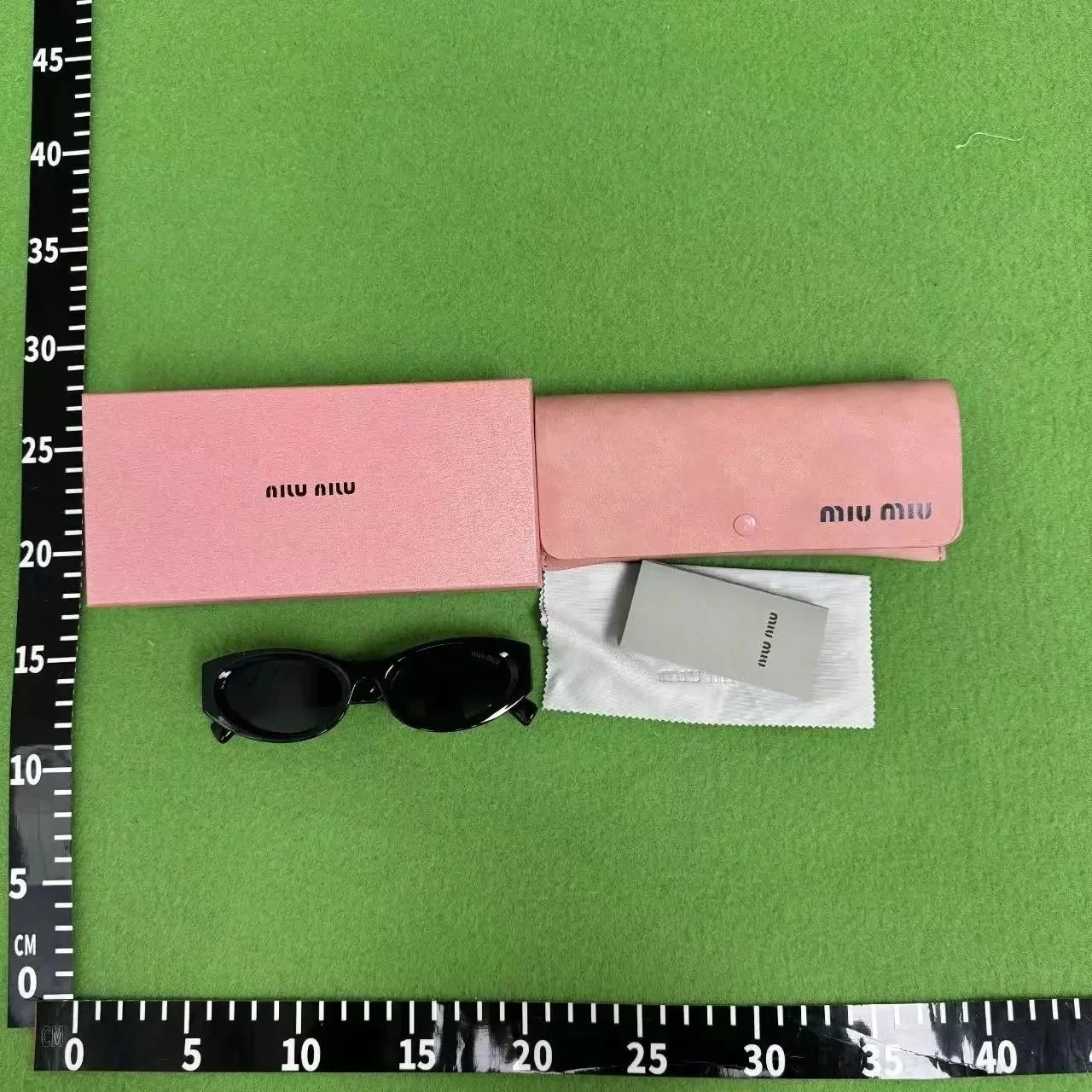 Sunglasses Model 8251 Tortoiseshell Square Frame