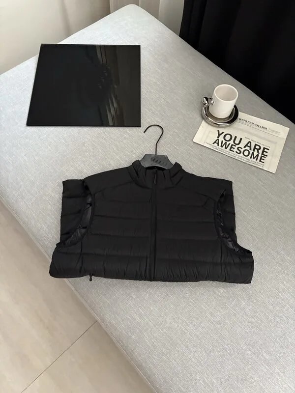 Unbranded Vests Quilted zip-up puffer vest — Black