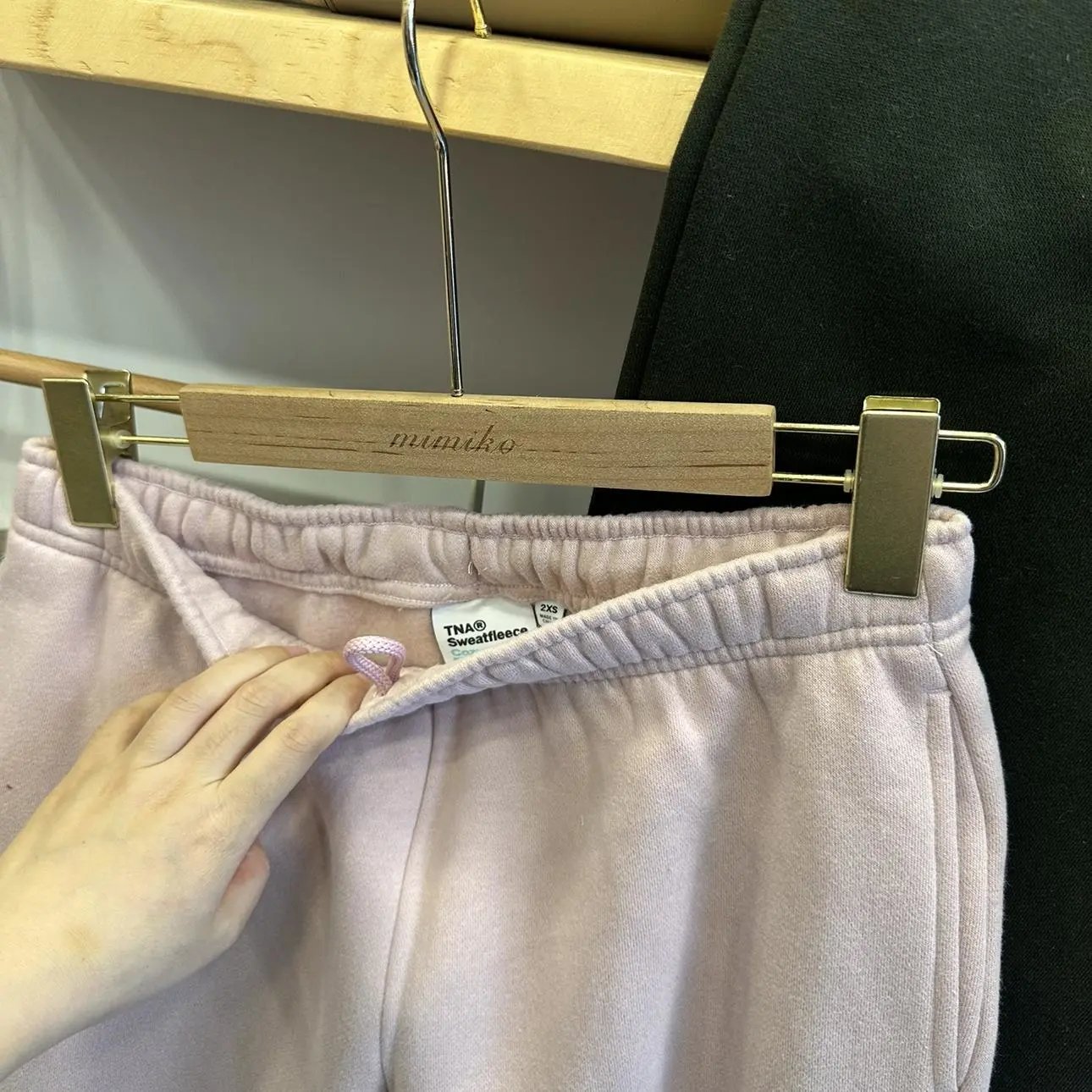 Aritzia Logo Embroidered Sweatpants
