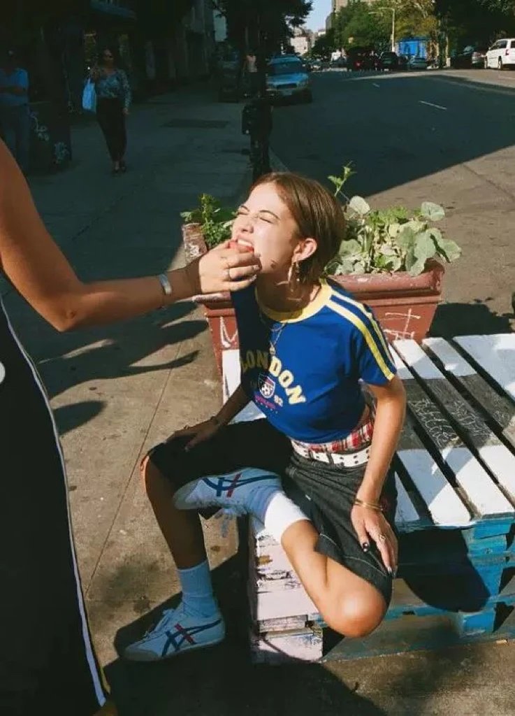 Evisu London 1992 Graphic Tee Navy Blue T-Shirt and Union Jack Denim Pants - 4
