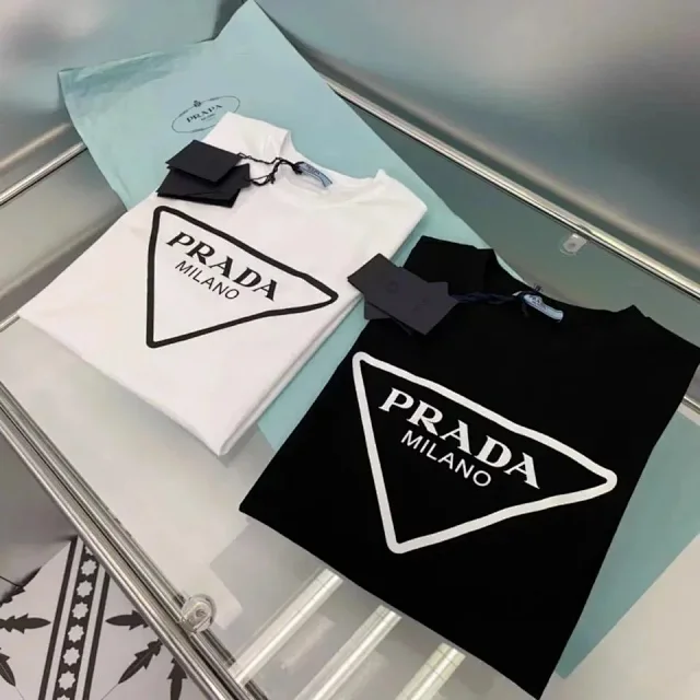 Prada T-Shirts Short-Sleeve Logo-Print product detail image 4