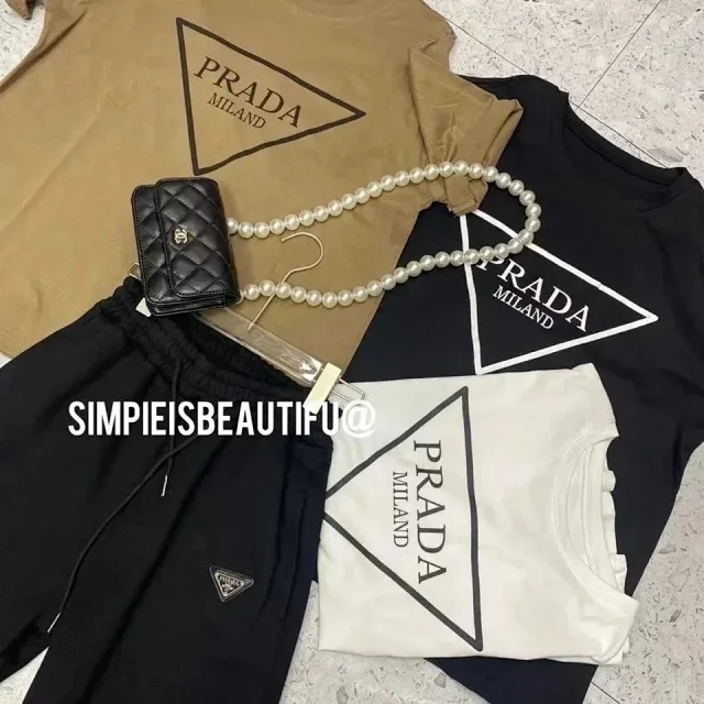 Prada T-Shirts Short-Sleeve Logo-Print product detail image 3