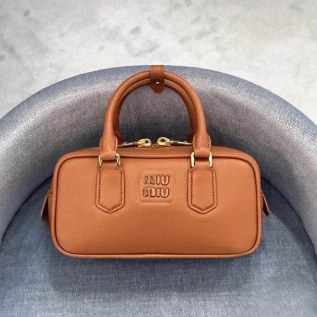 Miu Handbags Quilted braided-handle design product detail image 4