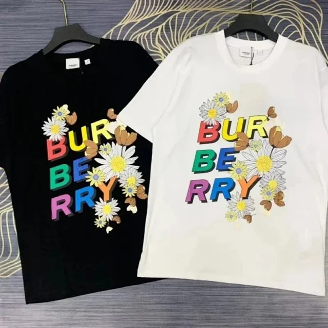 Prada T-Shirts Short-Sleeve Logo-Print product detail image 16