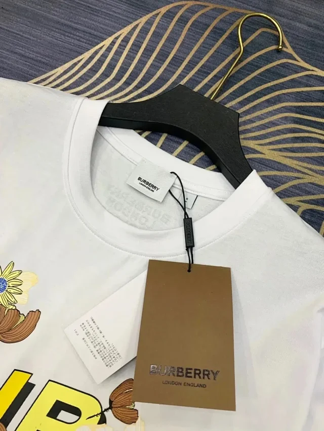 Prada T-Shirts Short-Sleeve Logo-Print product detail image 15