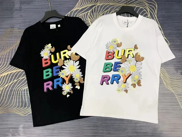 Prada T-Shirts Short-Sleeve Logo-Print product detail image 14