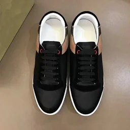 thumbnail for In the spring of 2025, the new Korean version of men's shoes sports and leisure youth board shoes is a trend of low-top British style white shoes