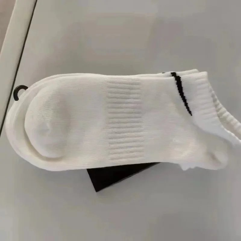 All-Season Thin No-Show Socks White