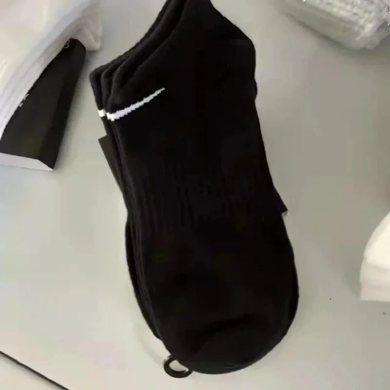 All-Season Thin No-Show Socks Black