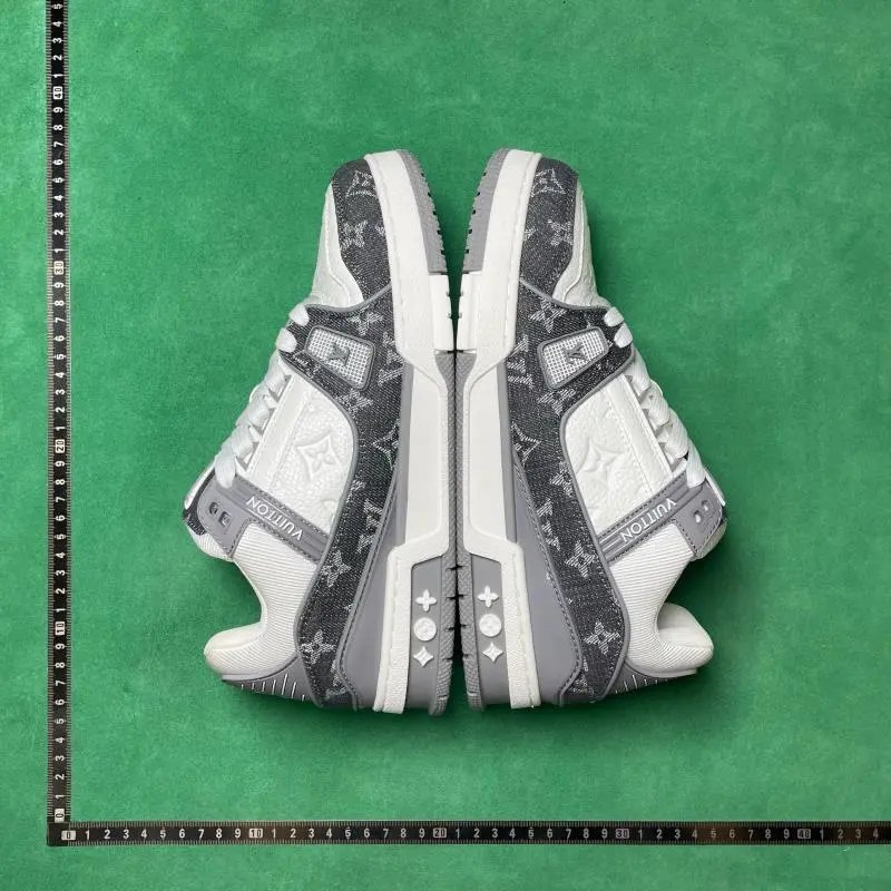 No. 6 Gray White 1ADH2W