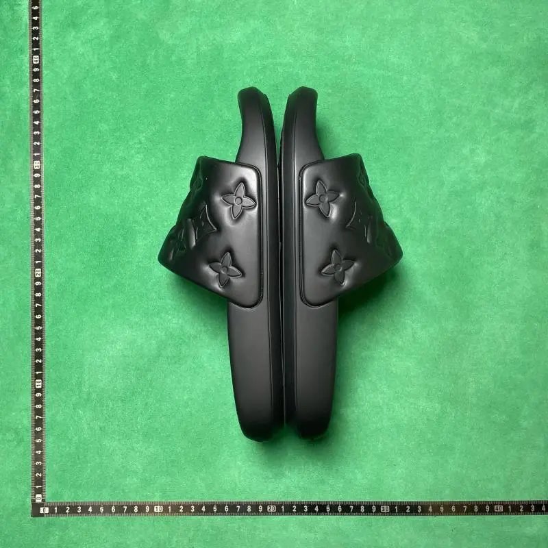 T-Shirt · 2