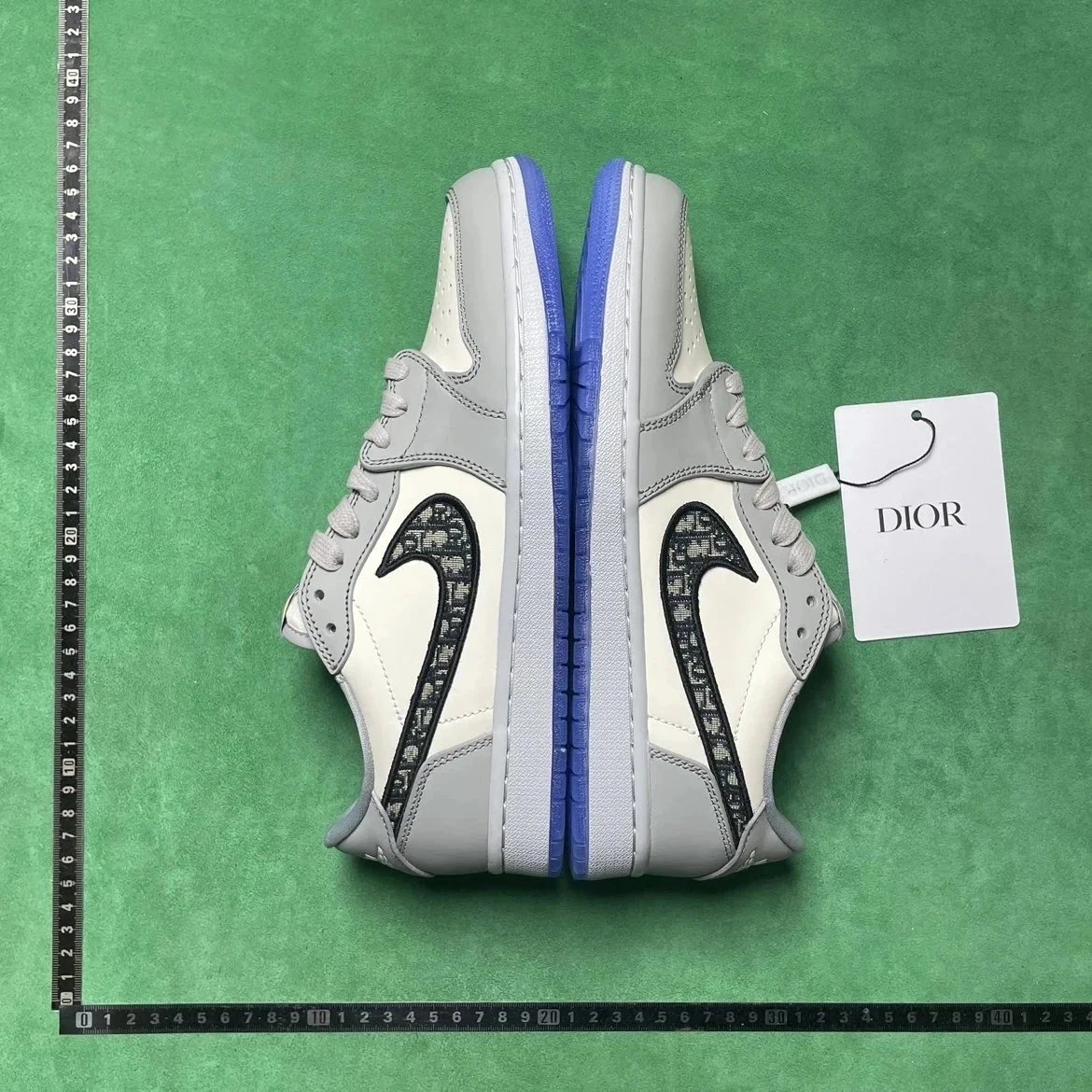 Jordan 1 Retro Low Dior