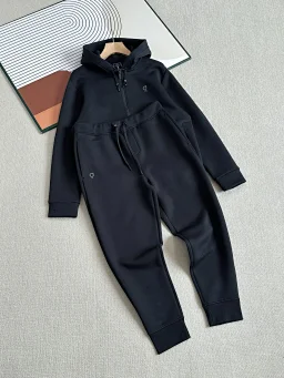 thumbnail for Hush | ON Knit Tracksuit |yupoo：https://hushbuy.x.yupoo.com/albums/242290280?uid=1&isSubCate=false