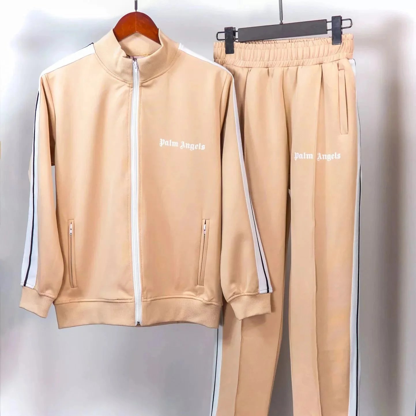 2 Apricot color 005