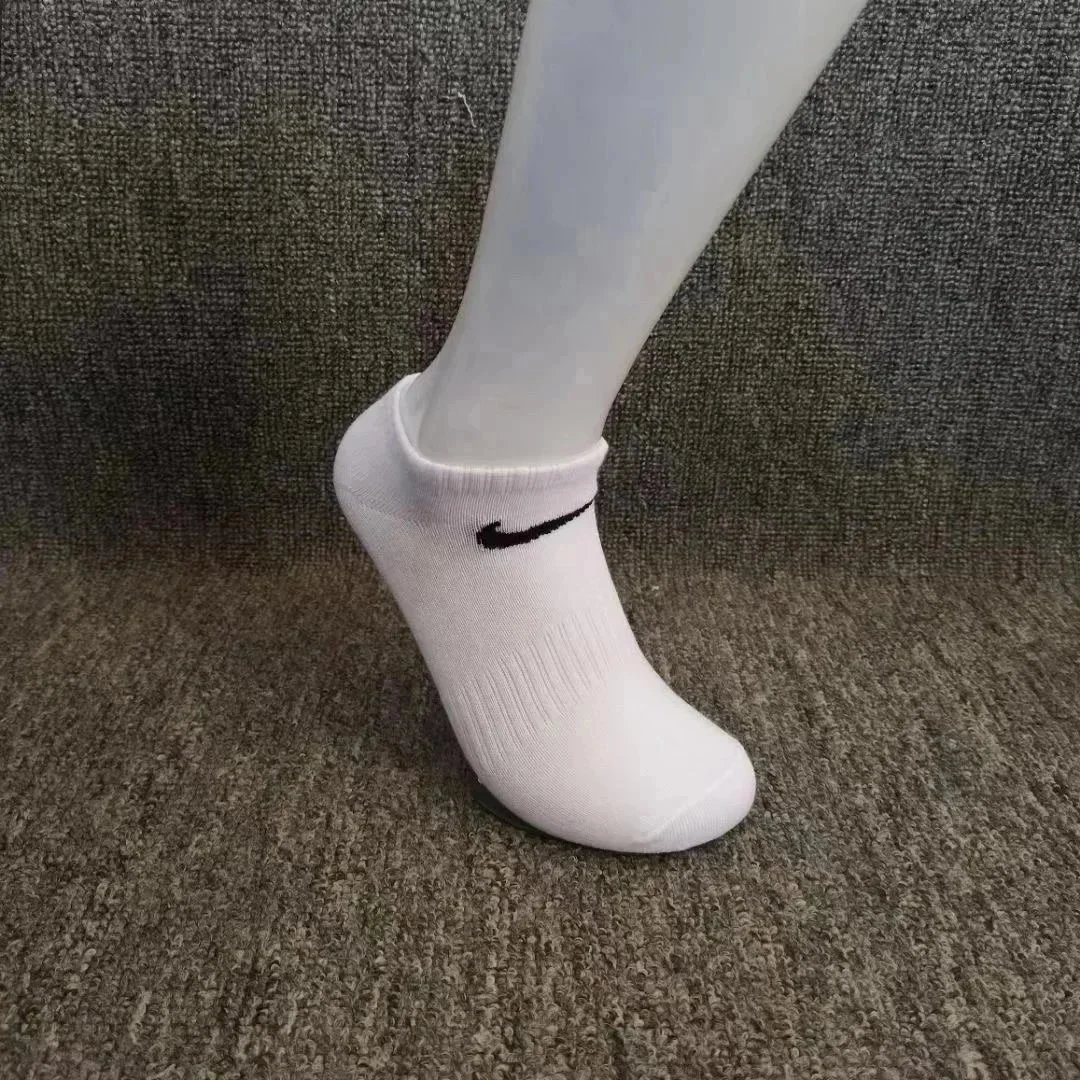 Nike Socks Everyday Lightweight Ankle — White ankle socks