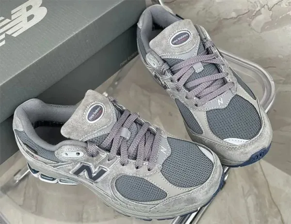 New Balance 2002R GORE-TEX Beige Blue Running Shoes - 6