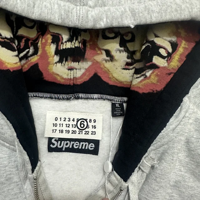 Supreme Hoodies & Sweatshirts 1994 Graphic Zip-Up Hoodie with Skull-Print Hood Lining product detail image 7