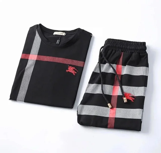 Burberry Matching Sets Short-Sleeve T-Shirt and Plaid-Trim Shorts Set product detail image 10