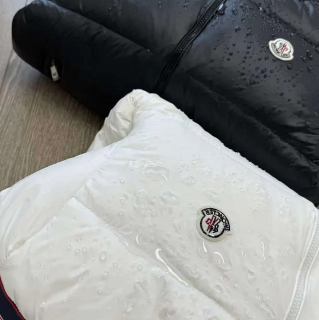 Moncler Down Jackets Quilted Jacket product detail image 18