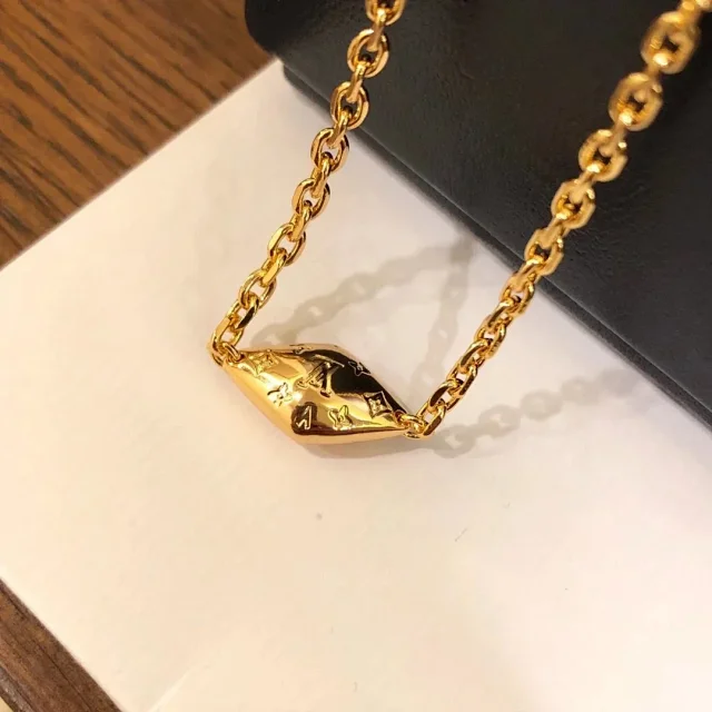 Louis Vuitton Jewelry Assorted Pendant Necklaces product detail image 8