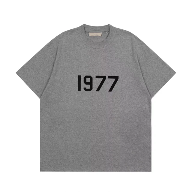 Essentials T-Shirts Short-Sleeve Graphic T-Shirt product detail image 4