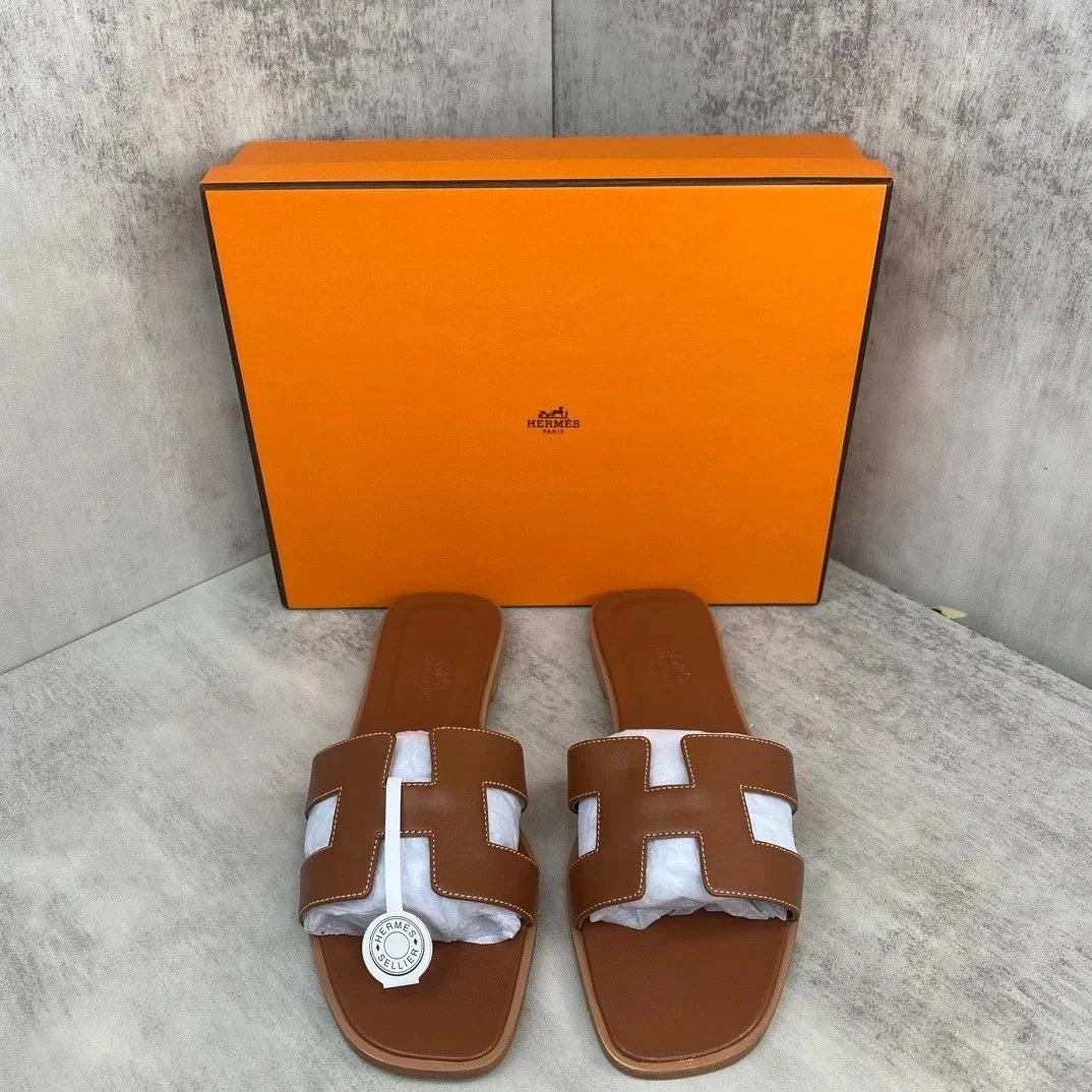 Hermès Oran Sandals White Leather Slippers - 9