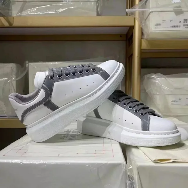 Alexander McQueen Sneakers Oversized low-top product detail image 2