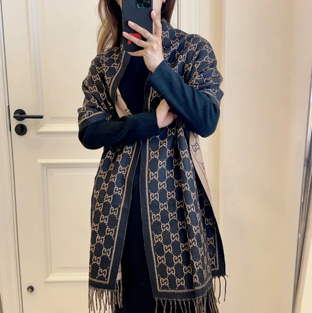 Gucci Scarves Fringed GG monogram scarf product detail image 6