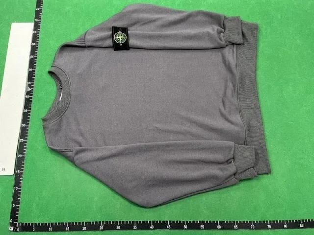 Stone Island Hoodies & Sweatshirts Crewneck sweatshirt with compass sleeve patch product detail image 4