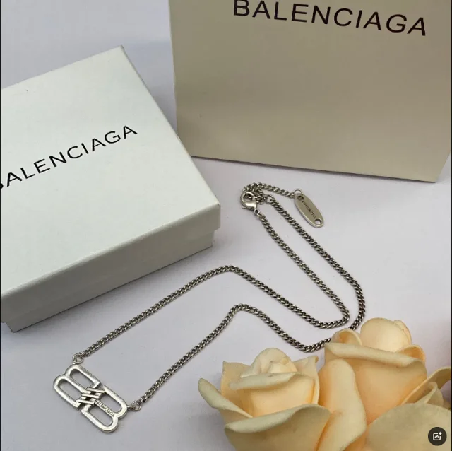 Balenciaga Jewelry BB Logo Pendant Necklace product detail image 4