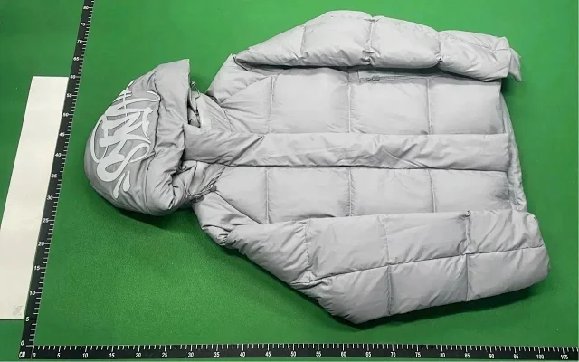 Stüssy Down Jackets Hooded quilted puffer jacket with logo hood product detail image 9
