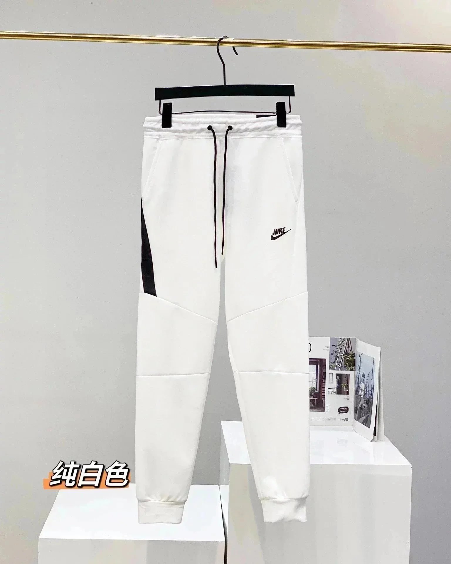 Nike Matching Sets Hooded zip-up jacket and jogger pants set — White pants