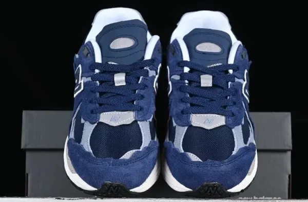 New Balance 2002R GORE-TEX Beige Blue Running Shoes - 8
