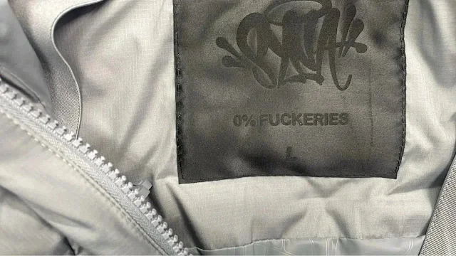 Stüssy Down Jackets Hooded quilted puffer jacket with logo hood product detail image 7