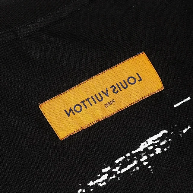 Louis Vuitton T-Shirts Short-sleeve logo graphic product detail image 7