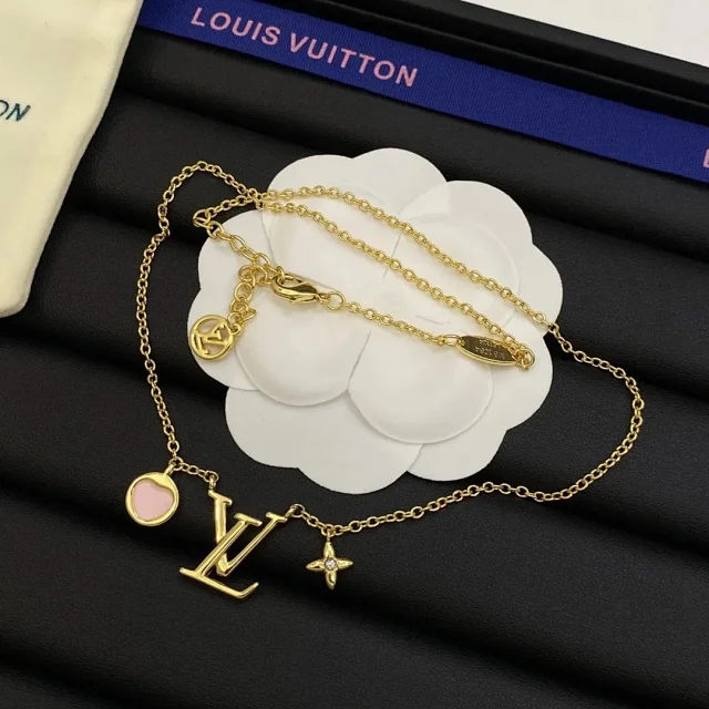 Louis Vuitton Jewelry Assorted Pendant Necklaces product detail image 10