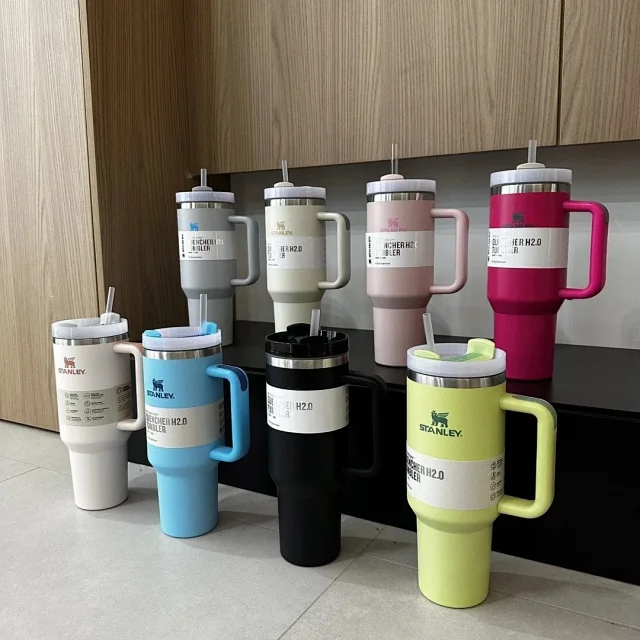 Stanley Uncategorized Quencher H2.0 Tumbler with Handle and Straw product detail image 1