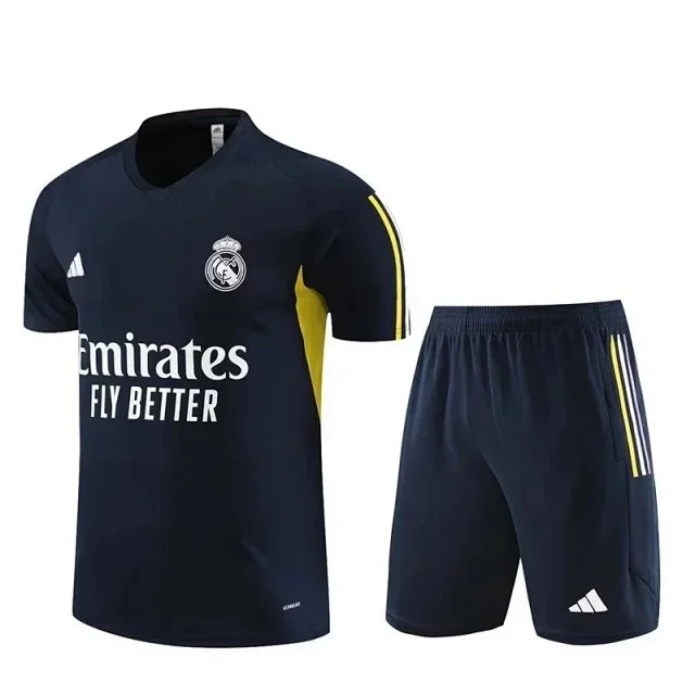 Adidas Football Jerseys Juventus jersey and shorts set product detail image 6