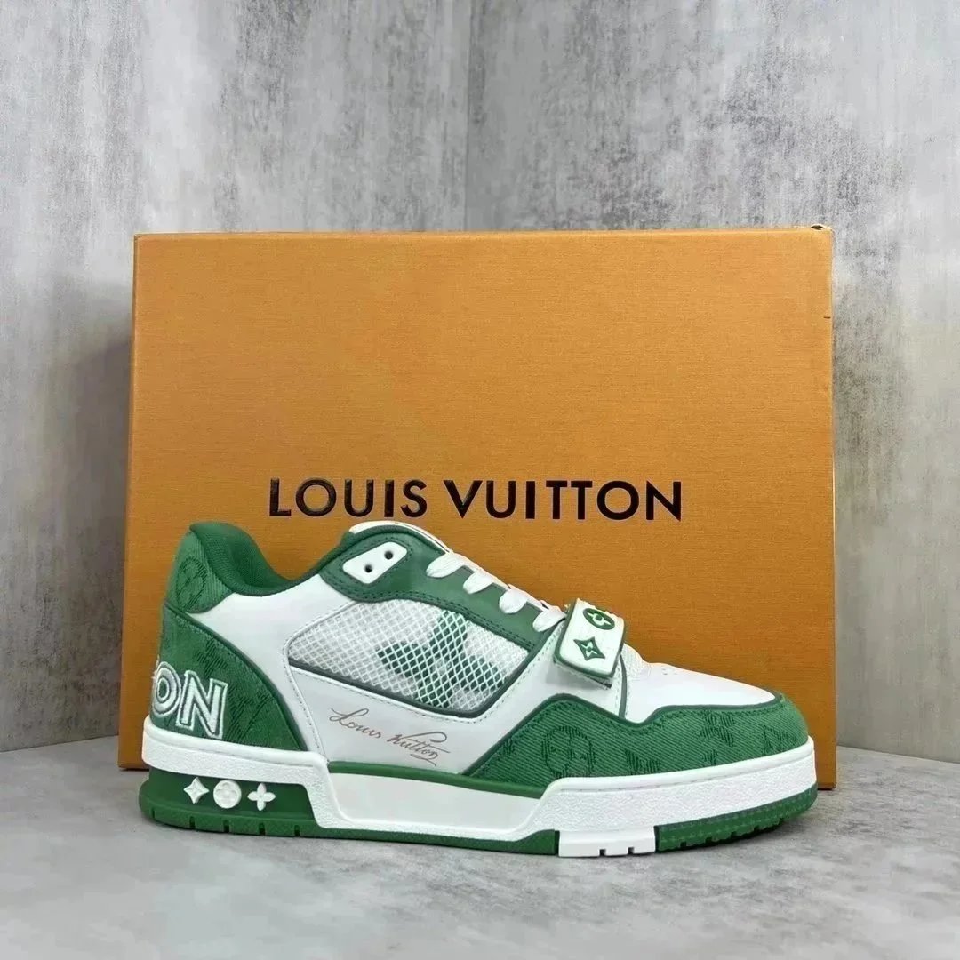 Louis Vuitton Sneakers Low-top lace-up with Monogram flower details — 30