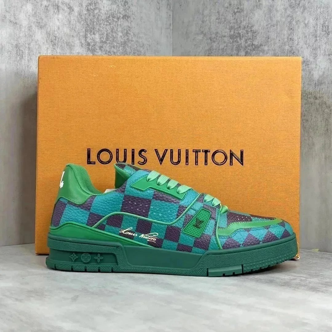 Louis Vuitton Sneakers Low-top lace-up with Monogram flower details — 9