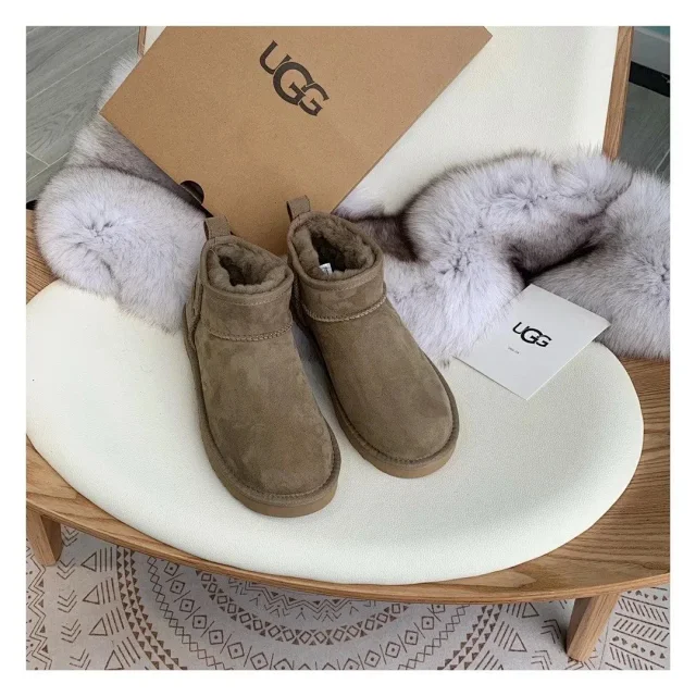 UGG Boots Shearling-Lined Ankle product detail image 10