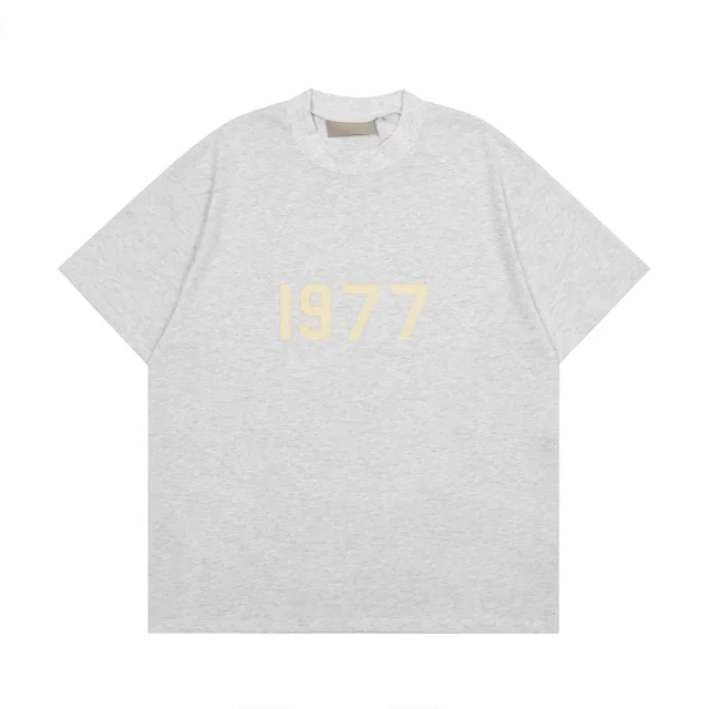 Essentials T-Shirts Short-Sleeve Graphic T-Shirt product detail image 8