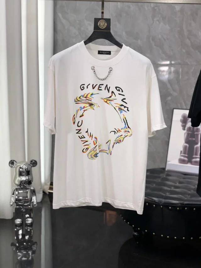 Givenchy T-Shirts Short-Sleeve Logo Graphic product detail image 2