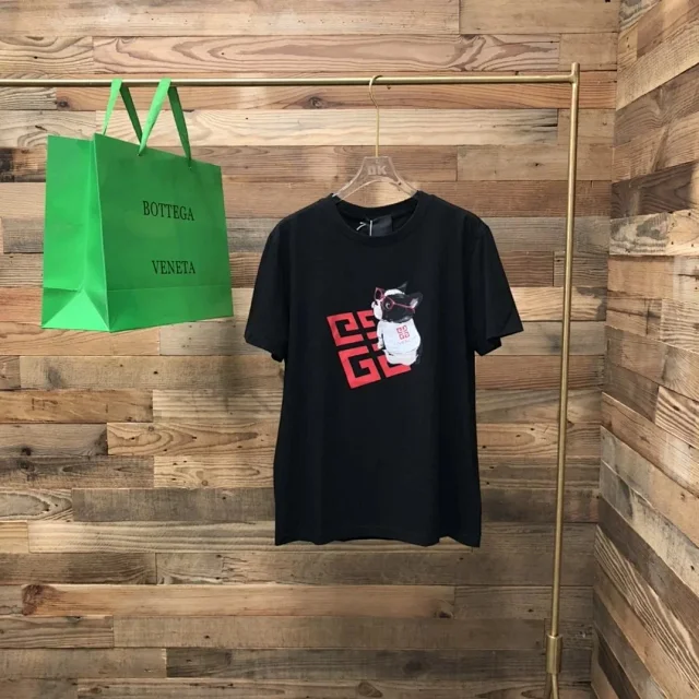 Givenchy T-Shirts Short-Sleeve Logo Graphic product detail image 5