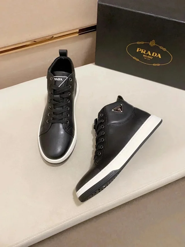 Prada Sneakers Low- and high-top triangle-logo product detail image 5