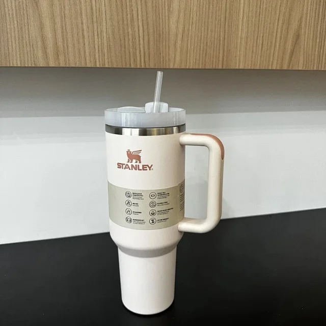 Stanley Uncategorized Quencher H2.0 Tumbler with Handle and Straw product detail image 8
