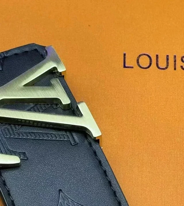 Louis Vuitton Belts LV Initiales buckle with Monogram-pattern strap product detail image 7