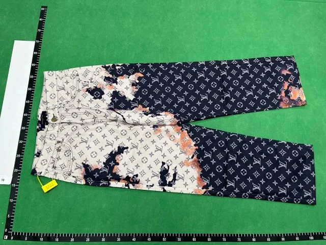 Louis Vuitton Matching Sets Printed Denim Jacket and Jeans Set product detail image 3