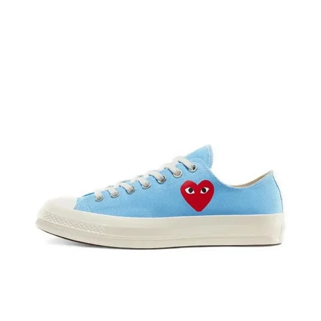 Comme des Garçons PLAY Sneakers Canvas lace-up with heart-and-eyes graphic product detail image 4